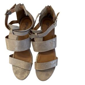 Sofft Aldina Euro Soft Women’s Metallic Champagne Block Heel Sandal Sz 11M GUC